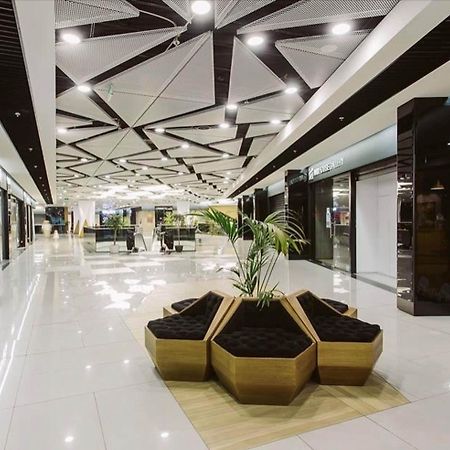 Hotel Platinia Cluj-Napoca Ngoại thất bức ảnh The interior of the mall