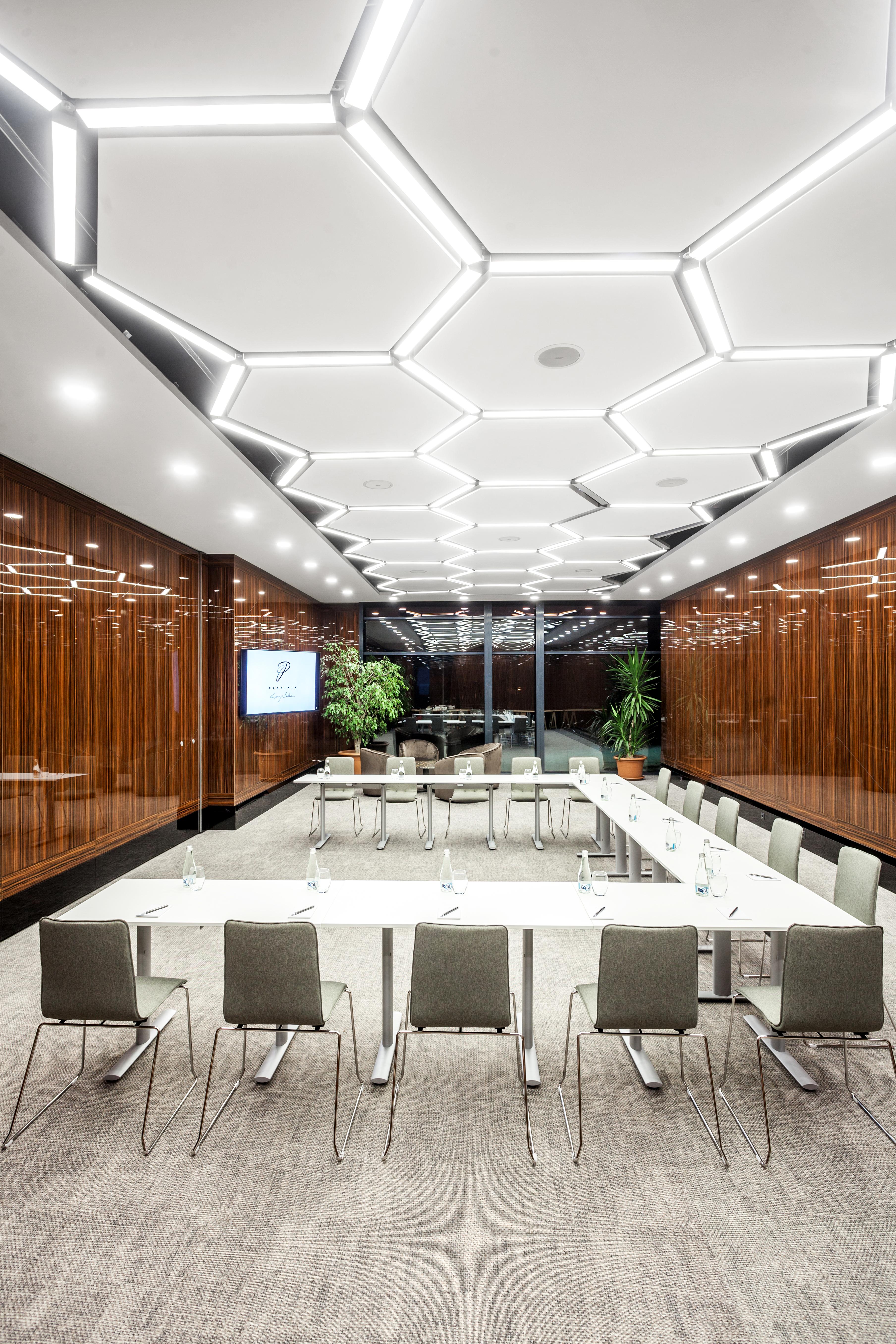 Hotel Platinia Cluj-Napoca Ngoại thất bức ảnh Meeting room