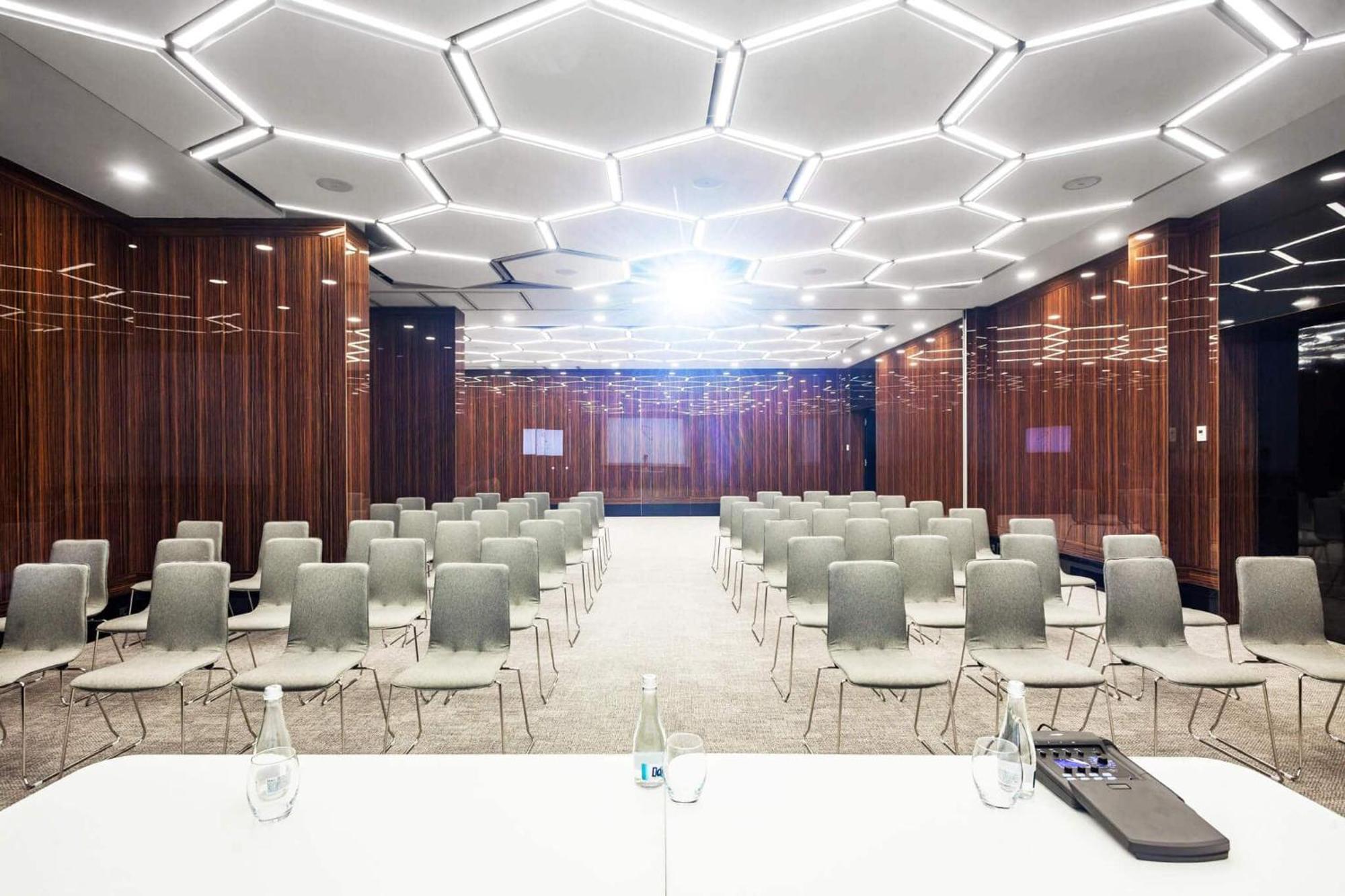 Hotel Platinia Cluj-Napoca Ngoại thất bức ảnh The main conference room