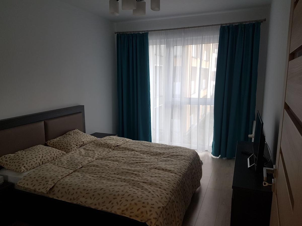 Hotel Platinia Cluj-Napoca Ngoại thất bức ảnh A bedroom in a typical apartment