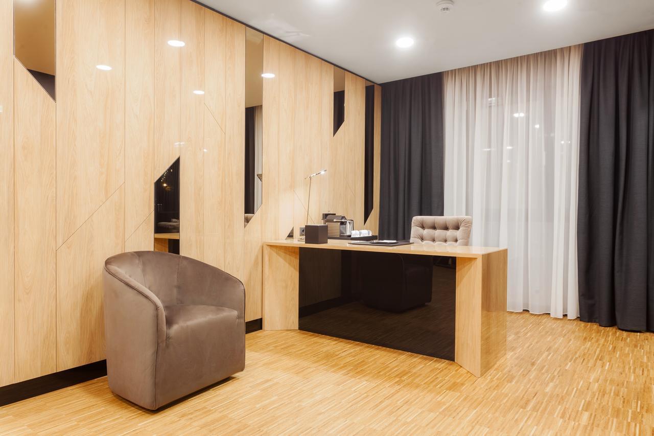 Hotel Platinia Cluj-Napoca Ngoại thất bức ảnh Office of the Mayor of the City of Belgrade